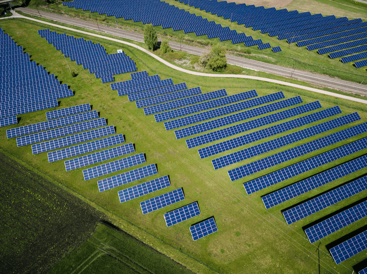 La clave para reducir tu factura eléctrica: la energía solar.