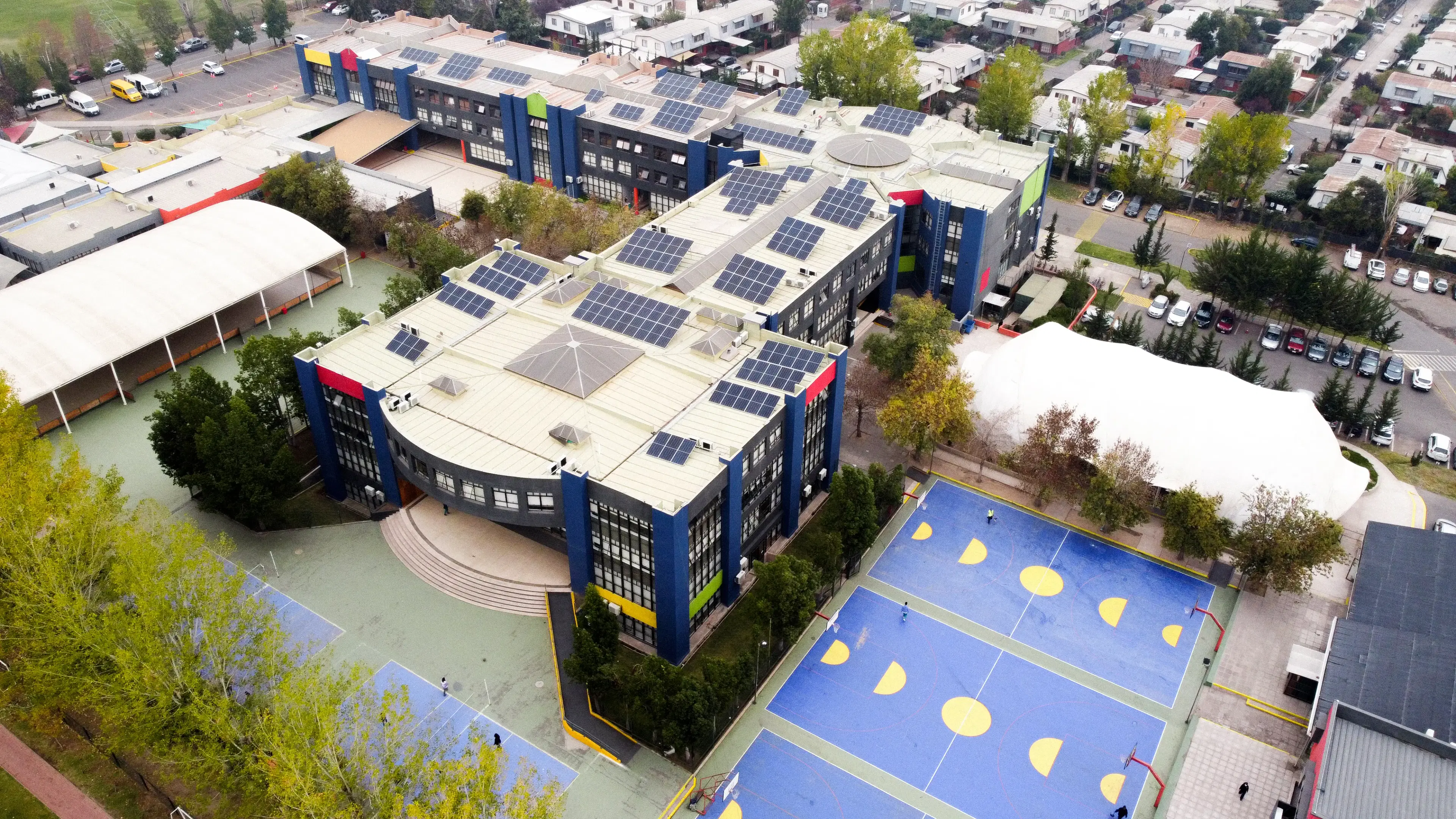 Instalación solar ISP School