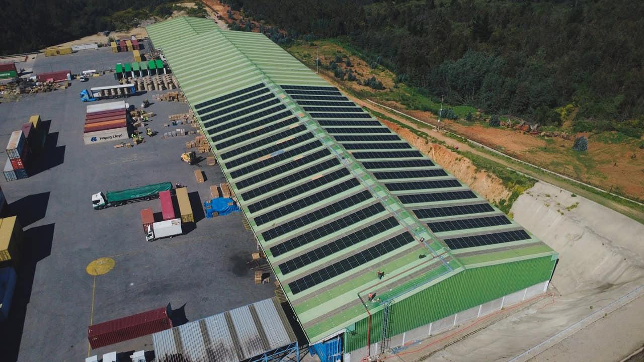 Proyecto de energía solar Puerto Columbo Valparaíso